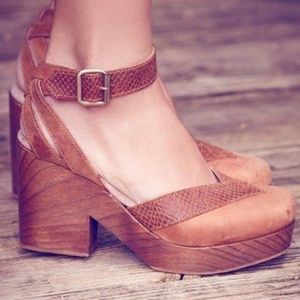 Free People Clogs